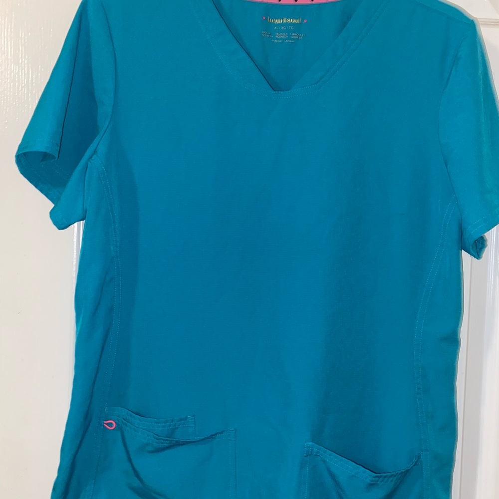 Size XLarge scrub shirt